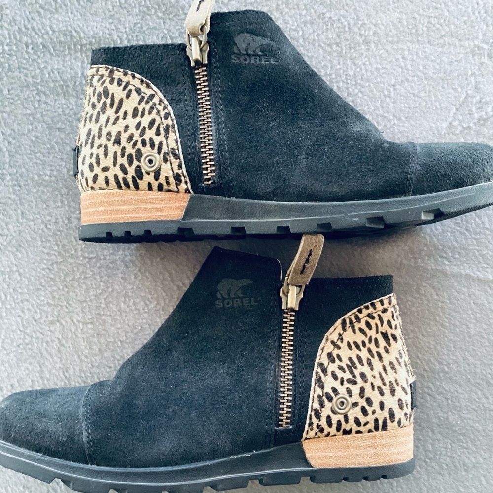 SOREL 5.5 Black/Tan Animal Print Suede Leather Side Zip Ankle Booties